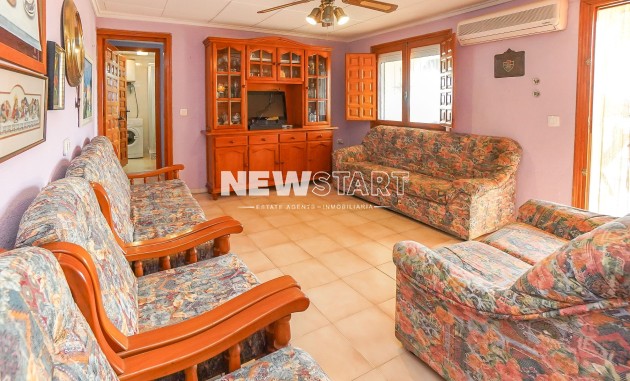 Resale - Townhouse - La Marina - Urb. La Marina