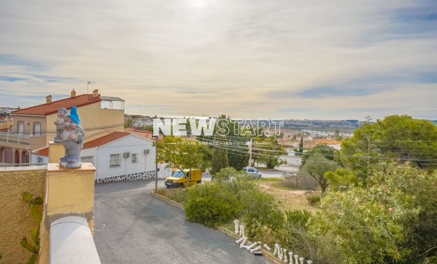 Resale - Townhouse - La Marina - Urb. La Marina