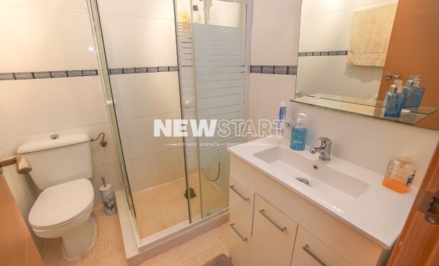 Reventa - Casa adosada - La Marina - Urb. La Marina