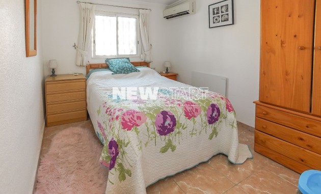 Reventa - Casa adosada - La Marina - Urb. La Marina