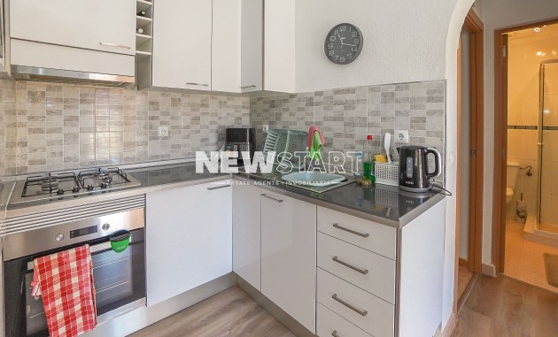 Reventa - Casa adosada - La Marina - Urb. La Marina