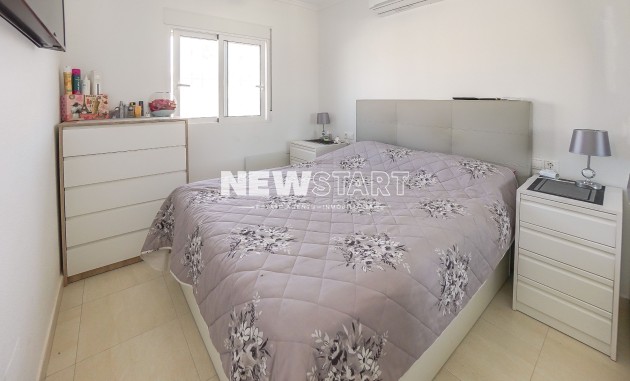 Reventa - Casa adosada - La Marina - Urb. La Marina