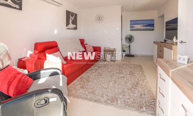 Reventa - Casa adosada - La Marina - Urb. La Marina