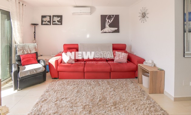 Reventa - Casa adosada - La Marina - Urb. La Marina