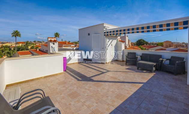 Reventa - Casa adosada - La Marina - Urb. La Marina