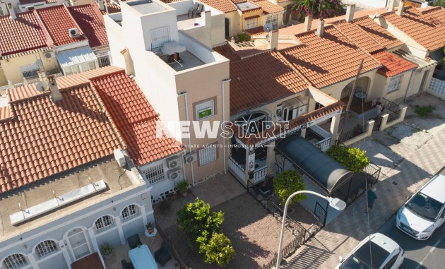 Reventa - Casa adosada - La Marina - Urb. La Marina