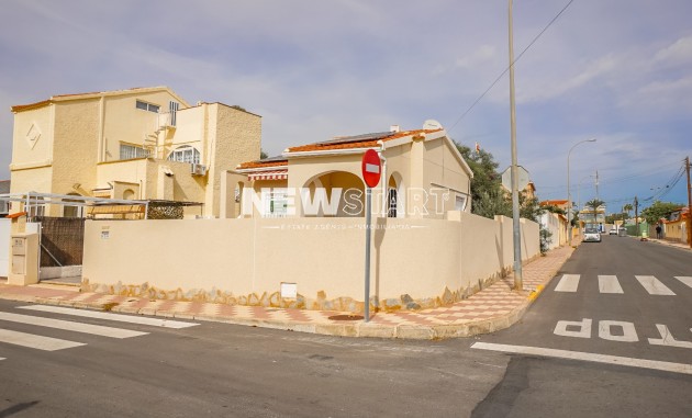 Resale - Detached - La Marina - Urb. La Marina