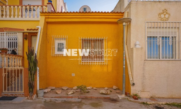 Reventa - Adosado - La Marina - Urb. La Marina