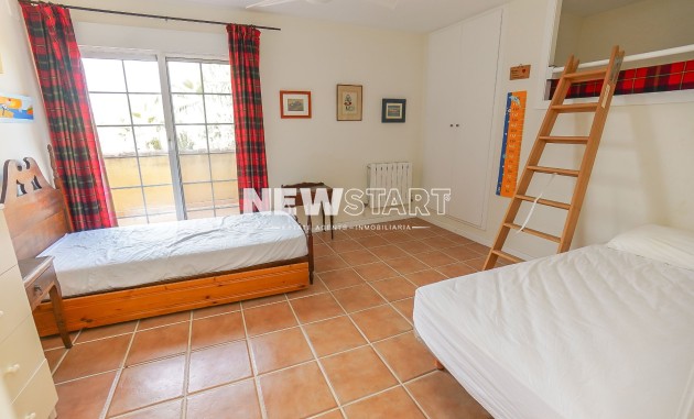 Wiederverkauf - Freistehend - La Marina - Urb. La Escuera