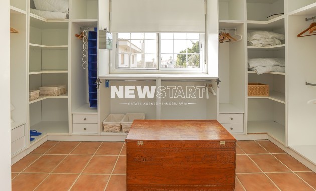 Wiederverkauf - Freistehend - La Marina - Urb. La Escuera