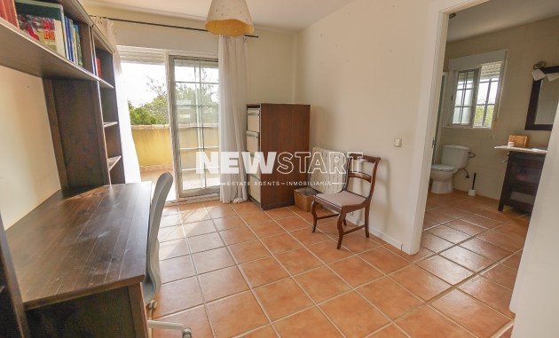 Wiederverkauf - Freistehend - La Marina - Urb. La Escuera