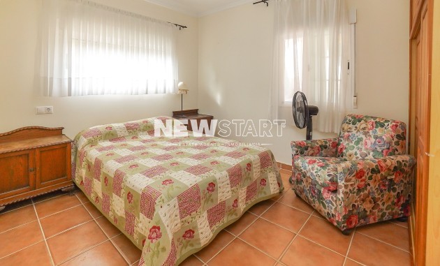 Wiederverkauf - Freistehend - La Marina - Urb. La Escuera