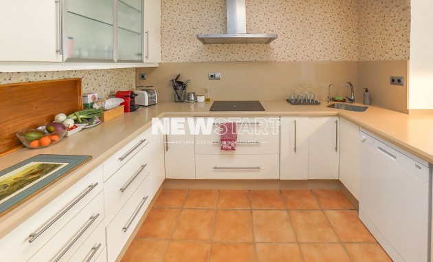 Wiederverkauf - Freistehend - La Marina - Urb. La Escuera