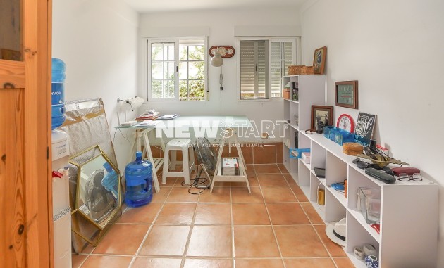 Wiederverkauf - Freistehend - La Marina - Urb. La Escuera