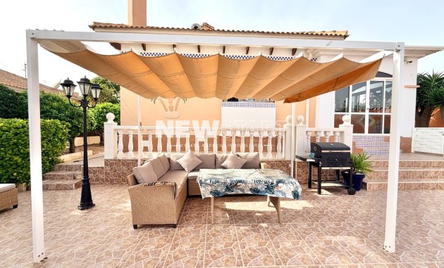 Wiederverkauf - Freistehend - La Marina - Urb. La Marina