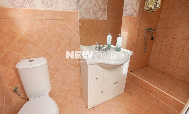 Wiederverkauf - Freistehend - La Marina - Urb. La Escuera