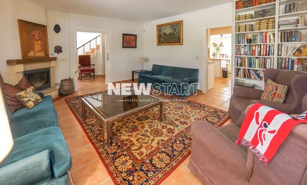 Wiederverkauf - Freistehend - La Marina - Urb. La Escuera