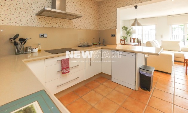 Wiederverkauf - Freistehend - La Marina - Urb. La Escuera