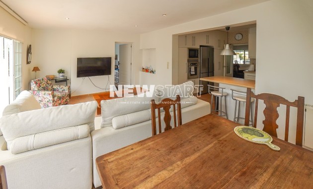 Wiederverkauf - Freistehend - La Marina - Urb. La Escuera