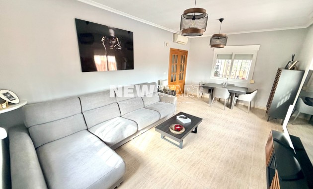 Wiederverkauf - Freistehend - La Marina - Urb. La Marina