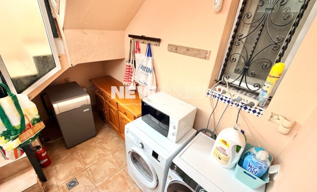 Wiederverkauf - Freistehend - La Marina - Urb. La Marina