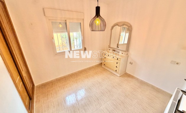 Wiederverkauf - Freistehend - La Marina - Urb. La Marina