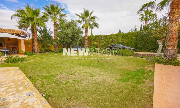 Wiederverkauf - Freistehend - La Marina - Urb. La Escuera