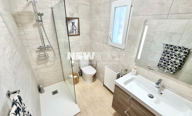 Wiederverkauf - Freistehend - La Marina - Urb. La Marina