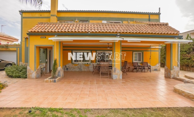 Wiederverkauf - Freistehend - La Marina - Urb. La Escuera