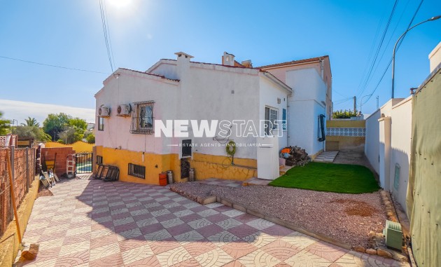 Resale - Detached - La Marina - Urb. La Marina