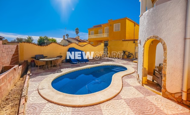 Resale - Detached - La Marina - Urb. La Marina