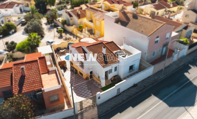 Resale - Detached - La Marina - Urb. La Marina