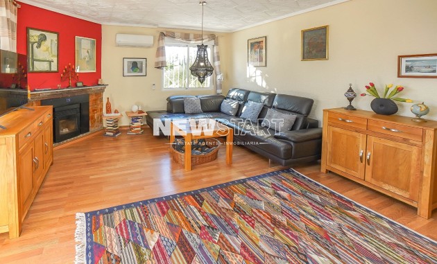 Wiederverkauf - Freistehend - La Marina - Urb. El Oasis