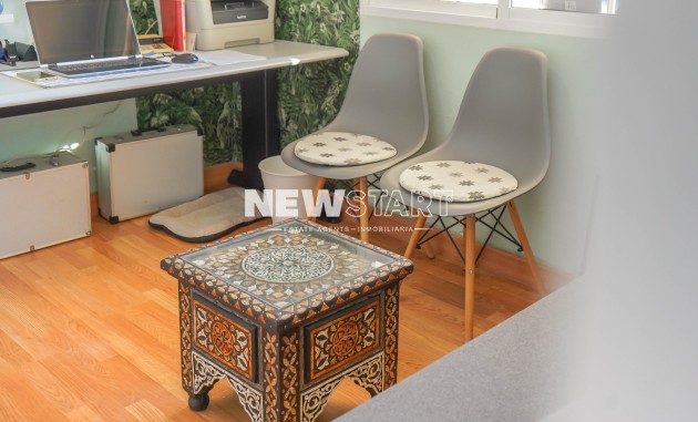 Wiederverkauf - Freistehend - La Marina - Urb. El Oasis