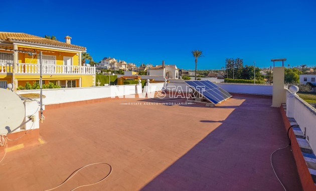 Wiederverkauf - Freistehend - La Marina - Urb. El Oasis