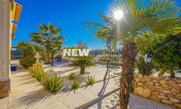 Wiederverkauf - Freistehend - La Marina - Urb. El Oasis