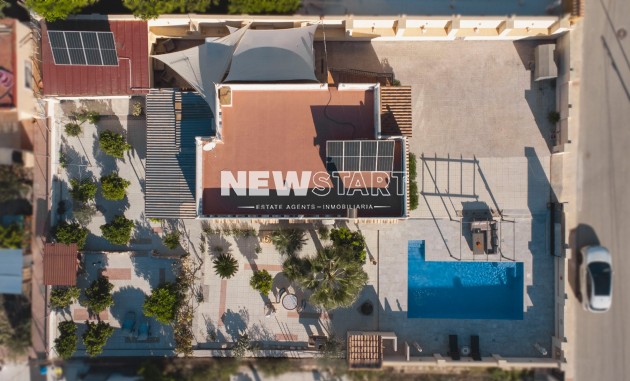 Wiederverkauf - Freistehend - La Marina - Urb. El Oasis