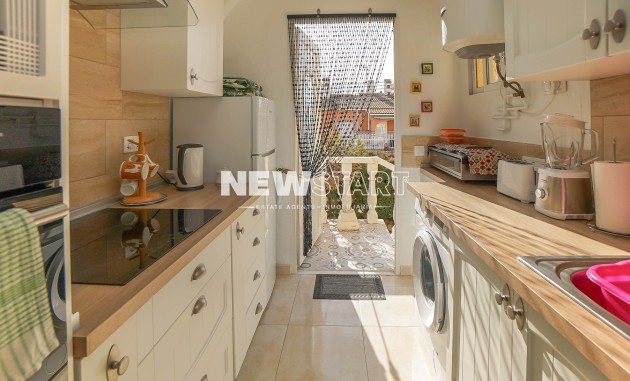 Återförsäljning - Fristående - La Marina - Urb. La Marina