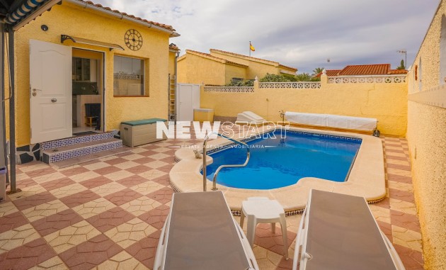 Resale - Detached - La Marina - Urb. La Marina