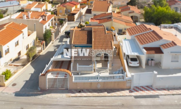 Wiederverkauf - Freistehend - La Marina - Urb. La Marina