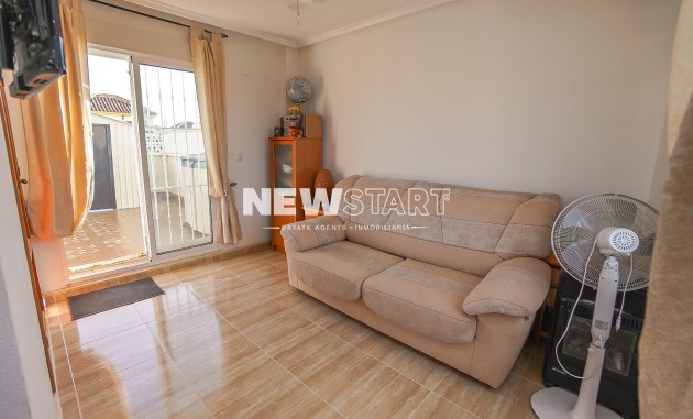 Wiederverkauf - Freistehend - La Marina - Urb. La Marina