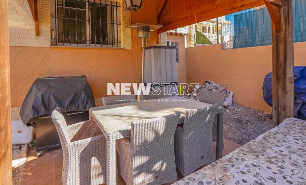 Wiederverkauf - Doppelhaushälfte - La Marina - Urb. La Marina