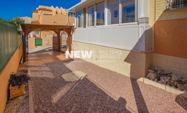 Wiederverkauf - Doppelhaushälfte - La Marina - Urb. La Marina