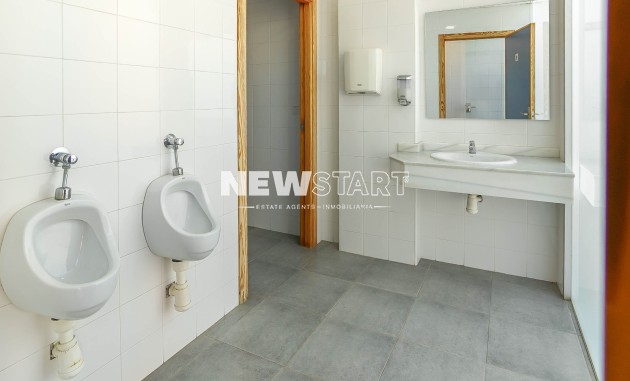 Revente - Commercial - La Marina - Urb. La Marina