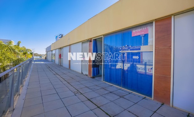 Revente - Commercial - La Marina - Urb. La Marina