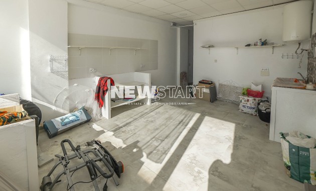 Revente - Commercial - La Marina - Urb. La Marina