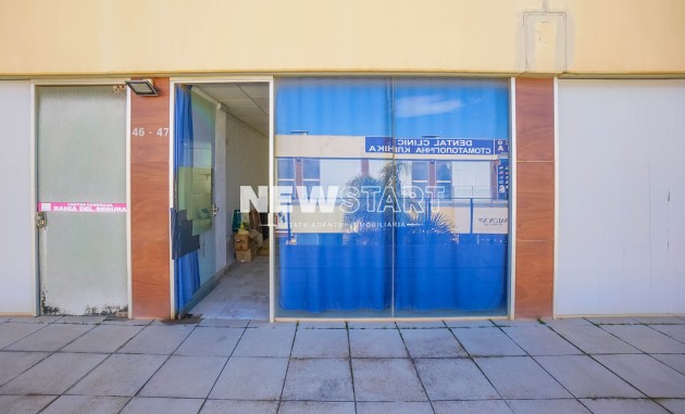 Revente - Commercial - La Marina - Urb. La Marina