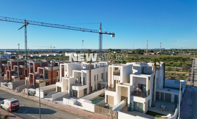 Obra nueva - Adosado - Los Alcázares