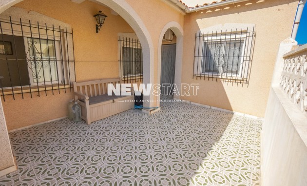 Återförsäljning - Bungalow - La Marina - Urb. La Marina