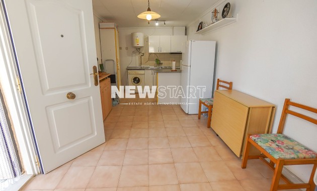 Återförsäljning - Bungalow - La Marina - Urb. La Marina